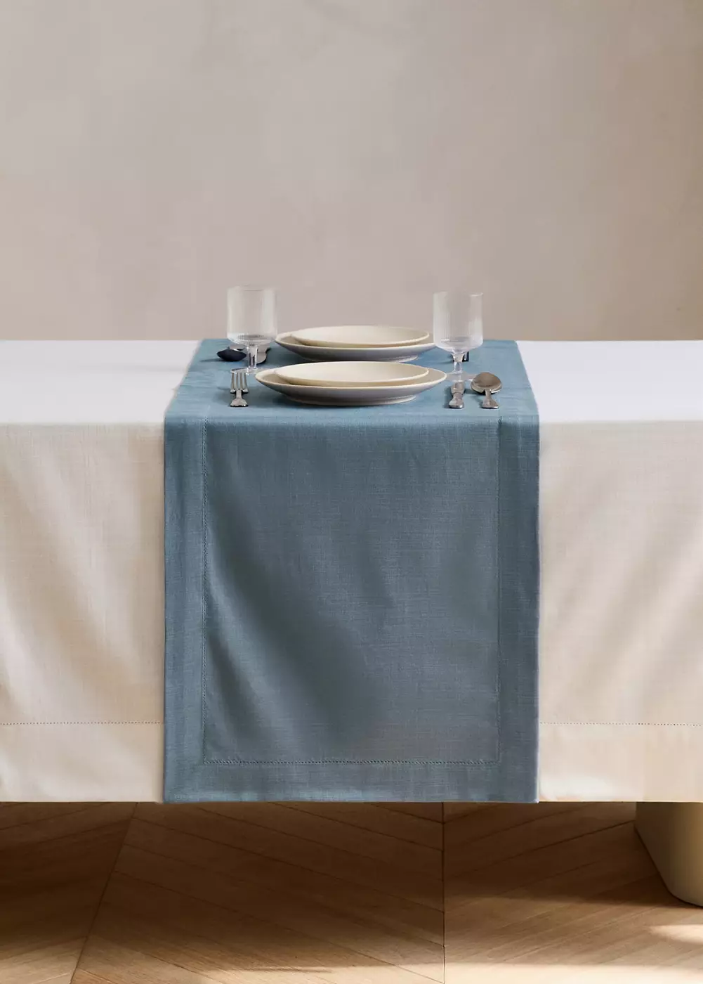 Chemin de table ajouré en coton, MANGO HOME