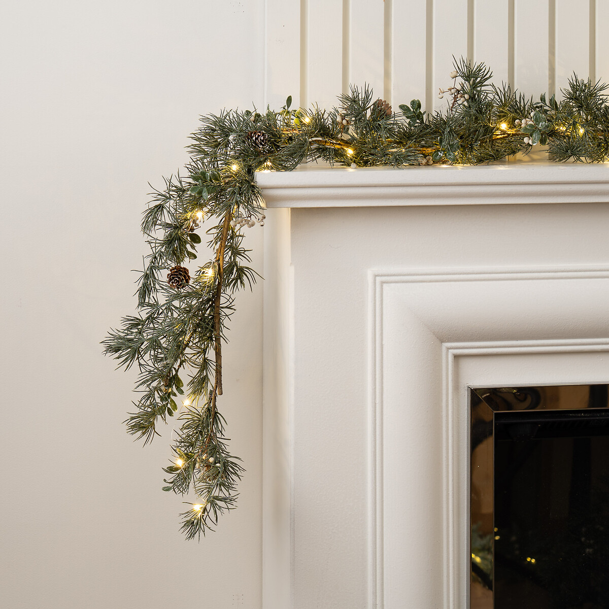 150cm Natural Feel Garland with lights, SO'HOME