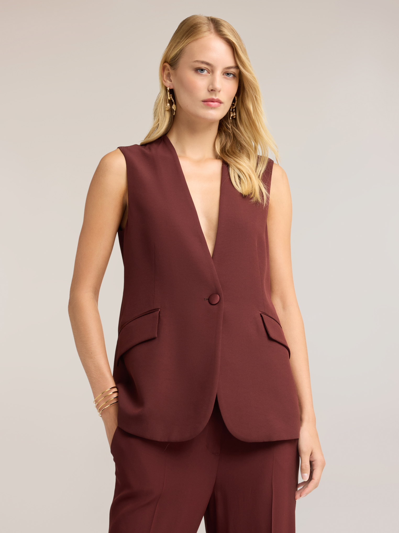 Gilet avec décolleté en V profond, MOTIVI