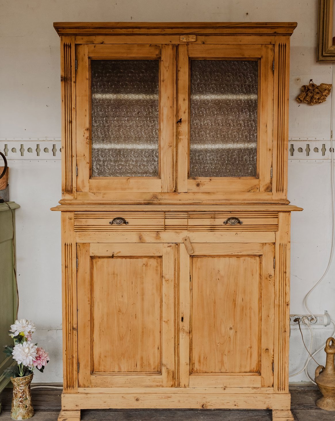 Buffet à deux corps en bois Gilbert N°1884 - Bon état, DEBONGOUT
