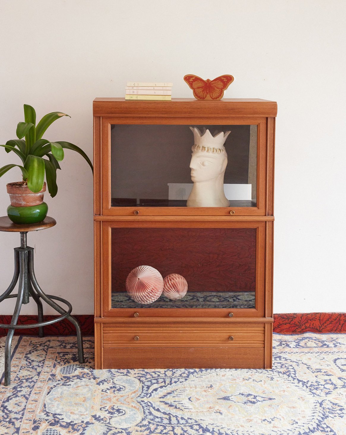 Vitrine MD en bois Victoria N°1362 - Bon état, DEBONGOUT
