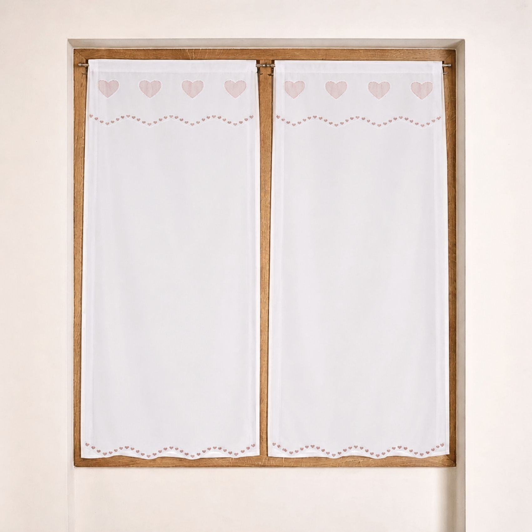 Paire de petits voilages brodés à cœurs, HOME MAISON