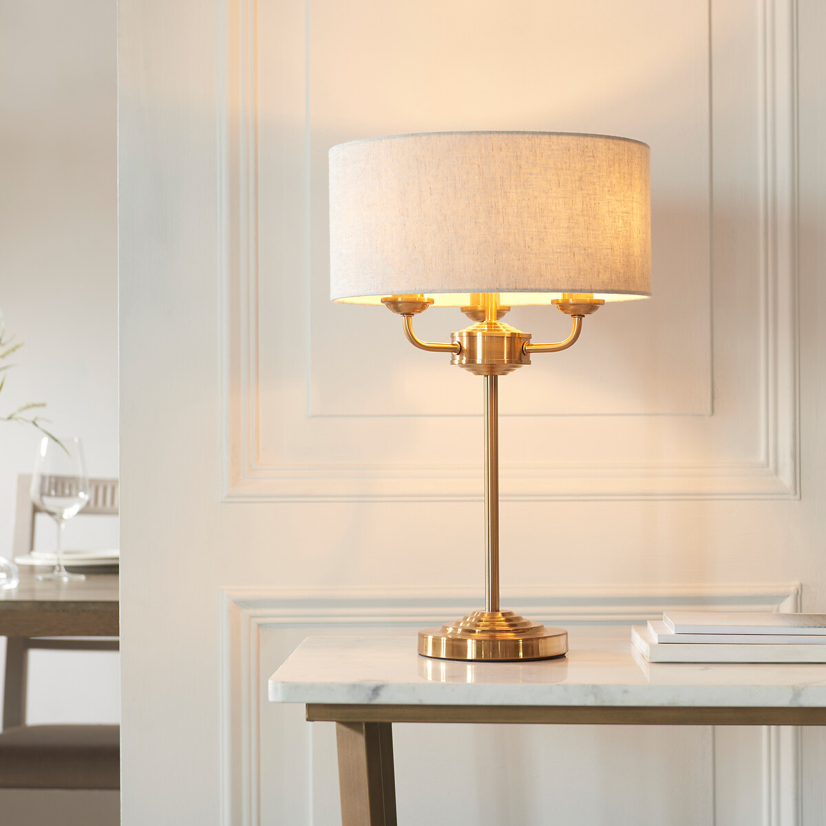 Harrington 3-Light Table Lamp in Vintage Brass, ÉDITÉ