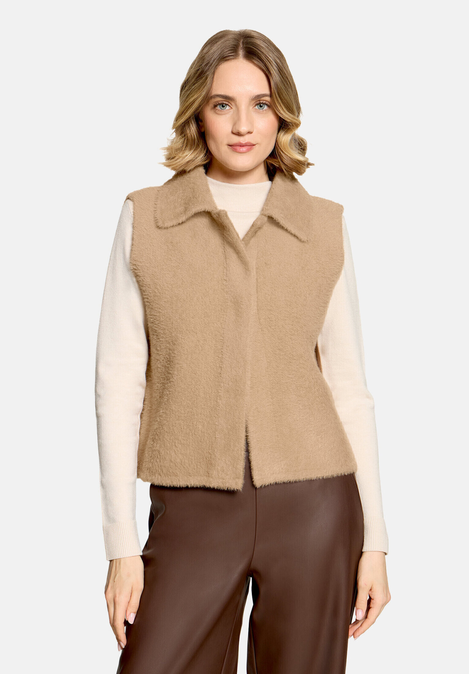Veste sans manches en maille à col, BETTY BARCLAY