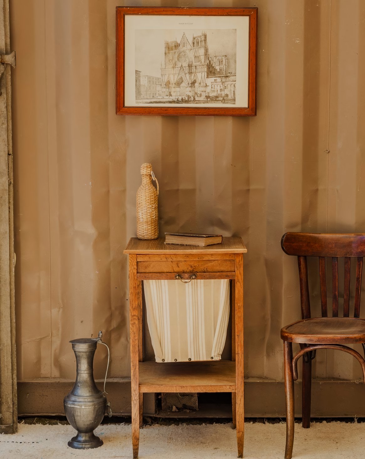 Table d'appoint en bois Francine N°1079 - Bon état, DEBONGOUT