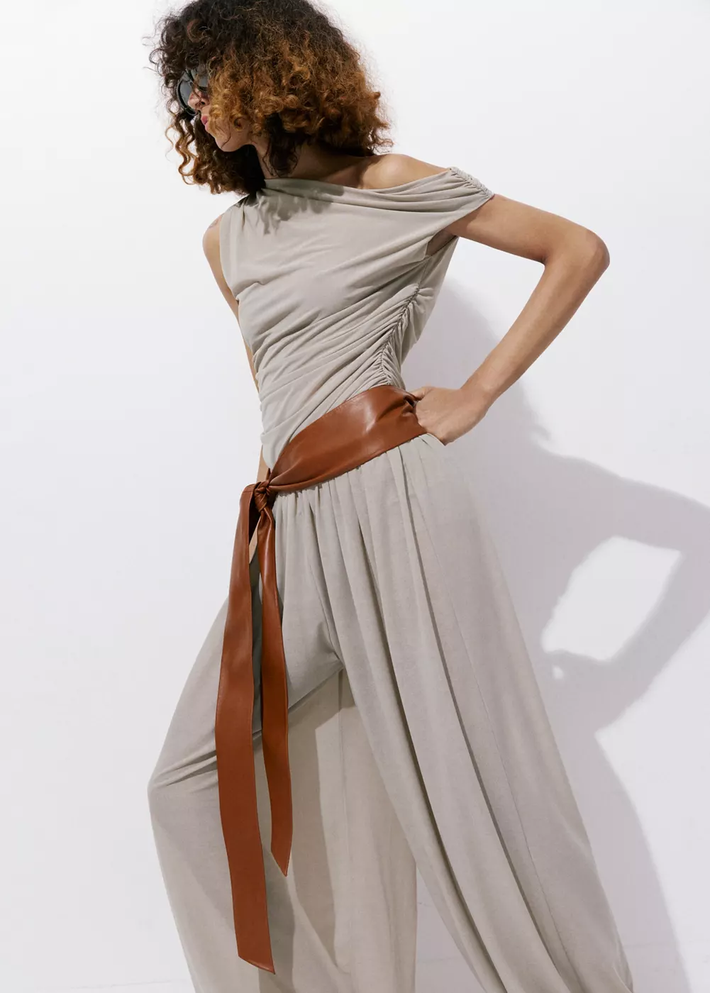 Top asymétrique drapé, MANGO
