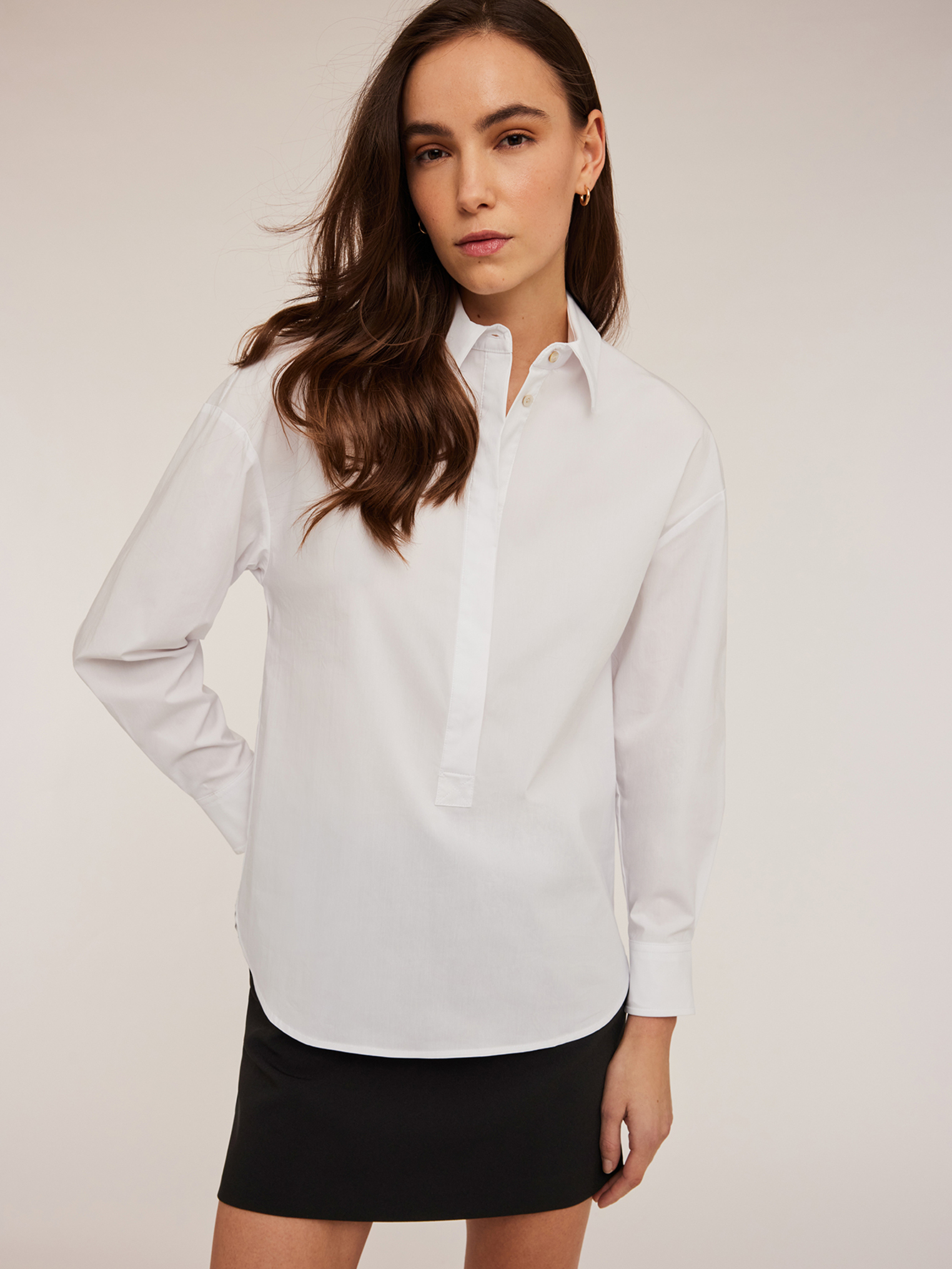 Blouse col popeline., MOTIVI
