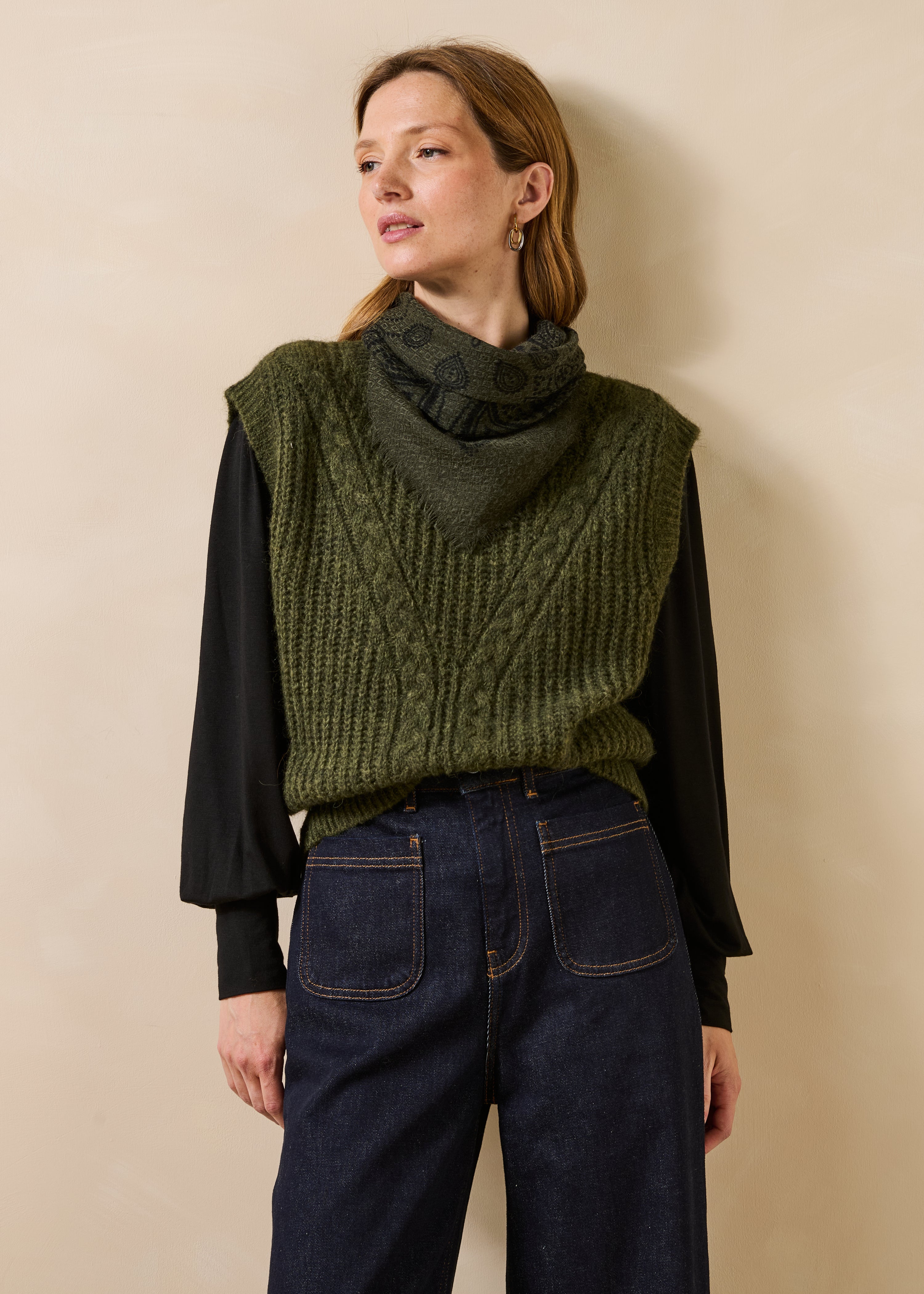 Pull sans manches en côtes perlées col rond, LA FEE MARABOUTEE
