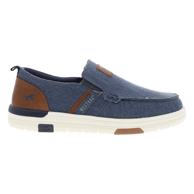 Baskets bleu marine à talon plat avec une fermeture à slip-on, MUSTANG