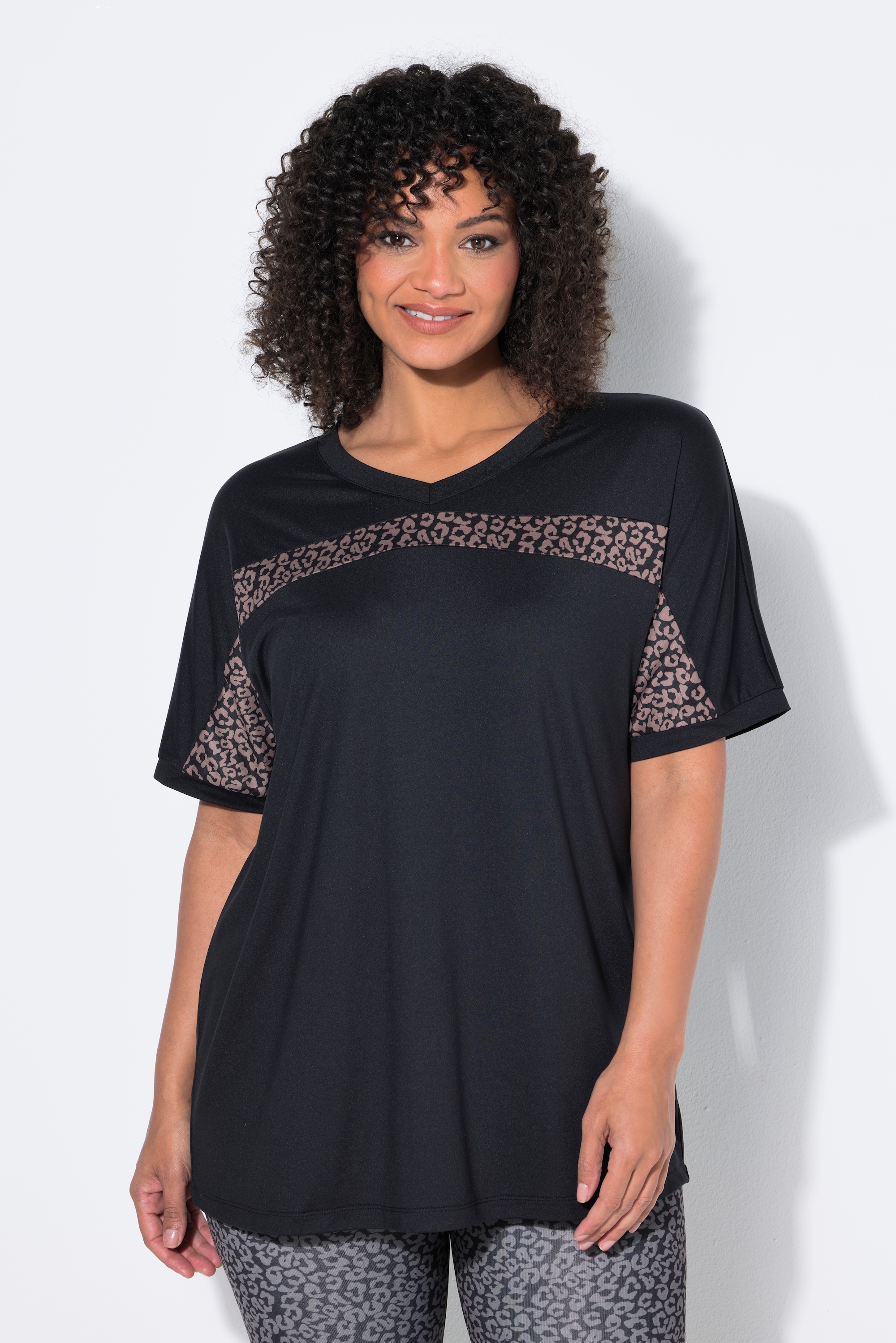 T-shirt technique à col en V et, ULLA POPKEN