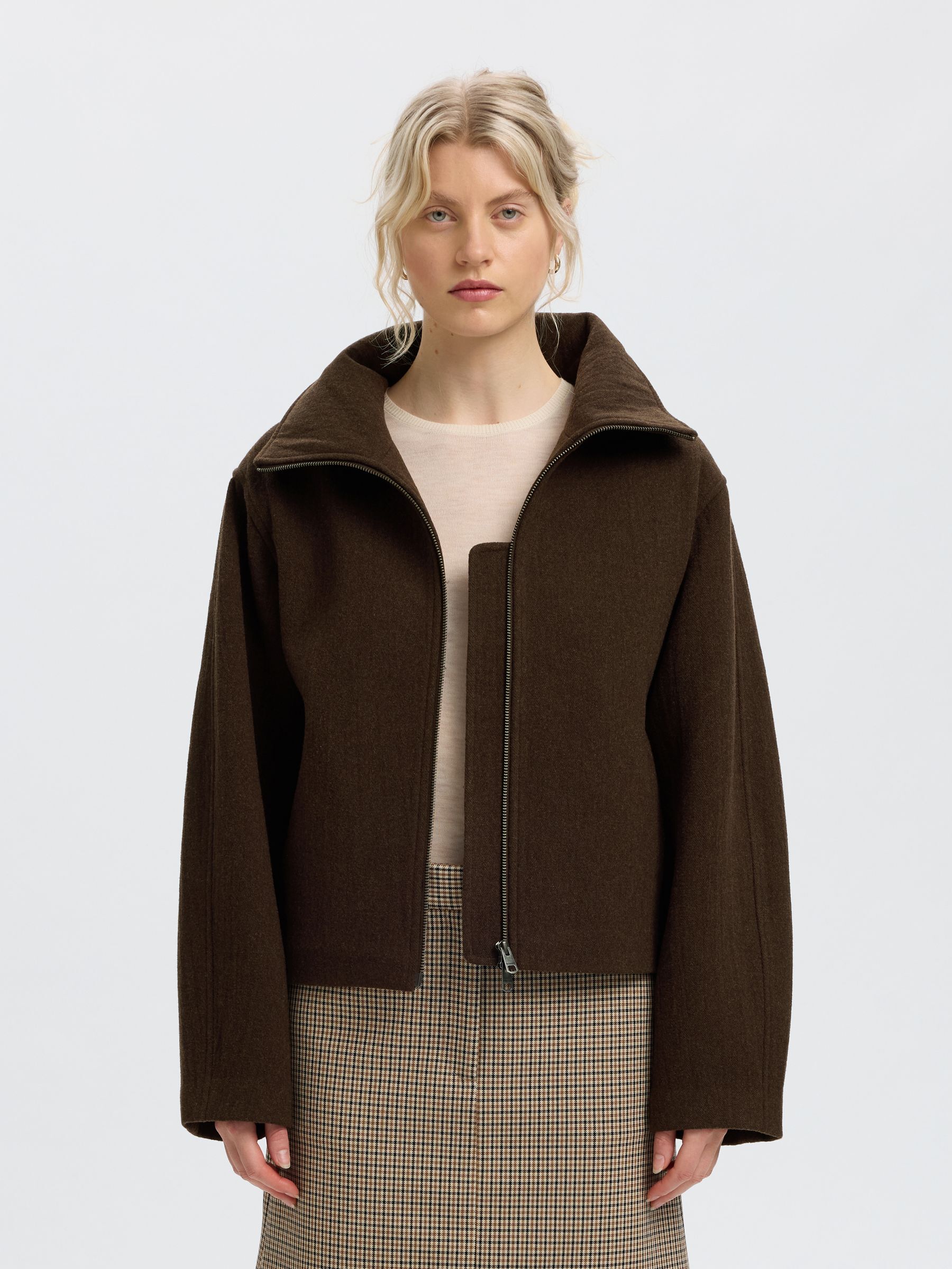 Veste, SELECTED
