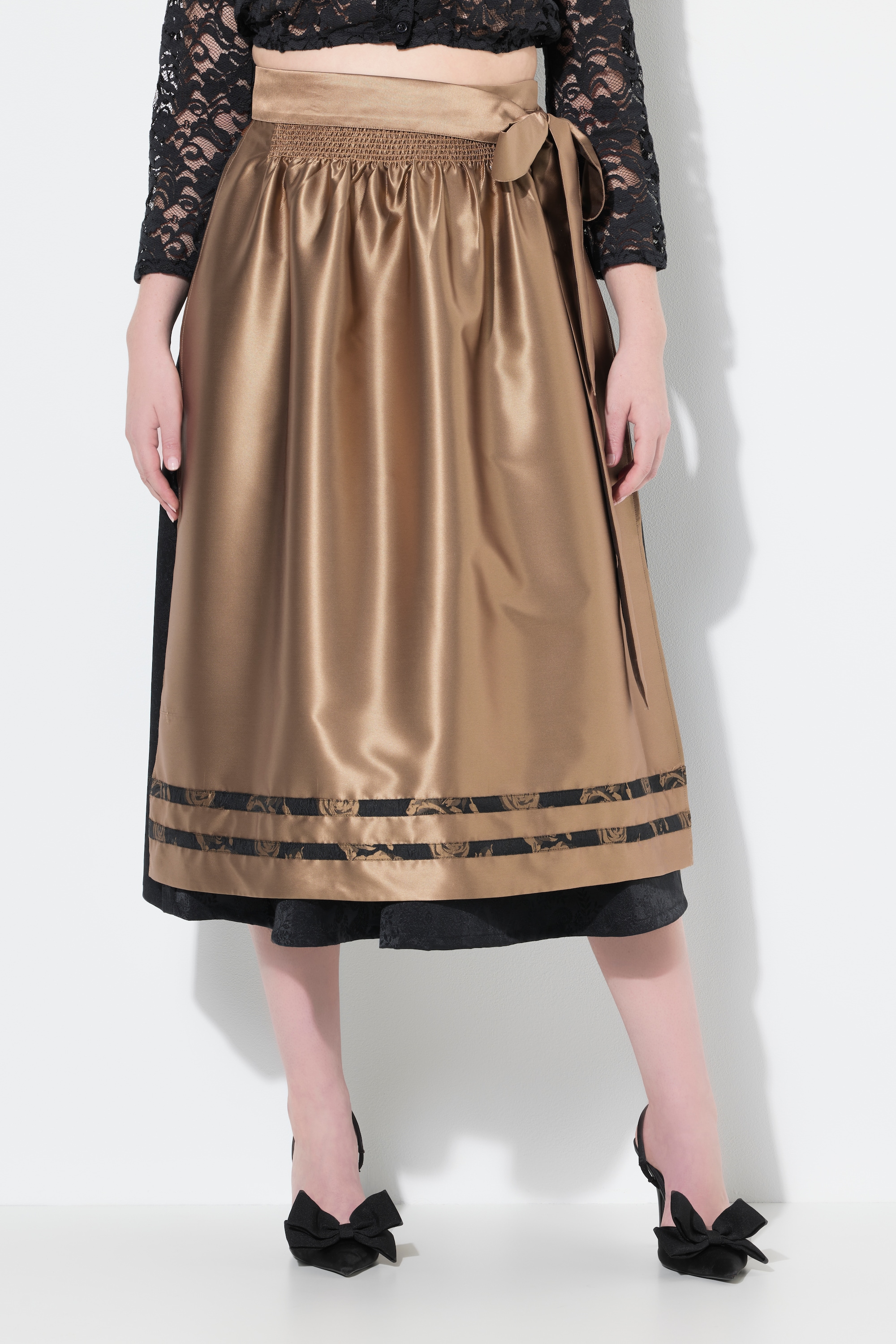 Tablier Dirndl réversible. Tissu smocké et, ULLA POPKEN