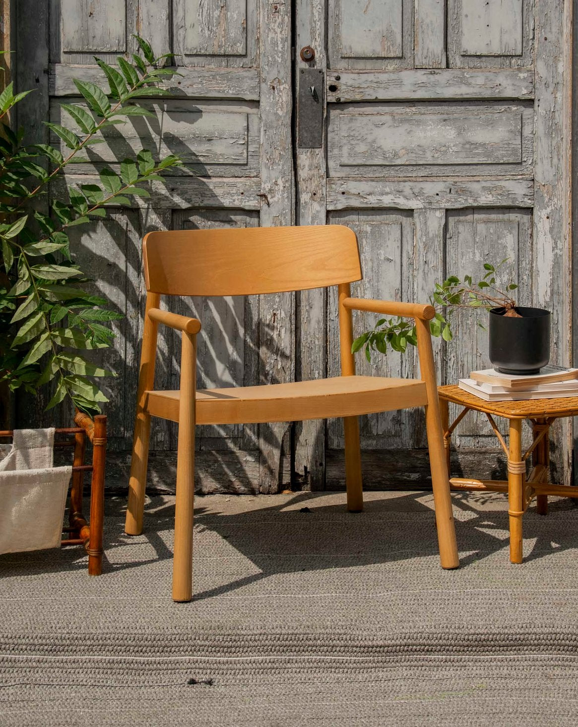 Fauteuil en frêne aux lignes modernes Jakob N°1316 - Bon état, DEBONGOUT