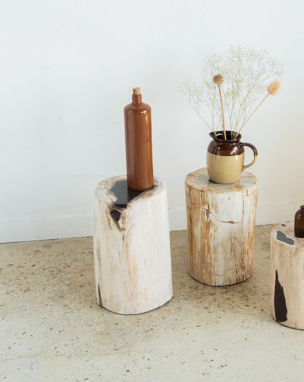 Table d'appoint en bois pétrifié Hanna N°428 - Bon état, DEBONGOUT