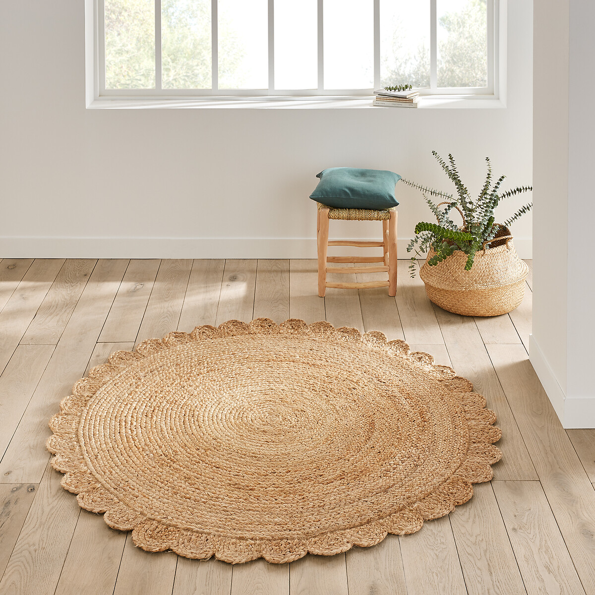 Aftas Flower Style Round Jute Rug, What Is The Best Way To Clean A Jute Rug