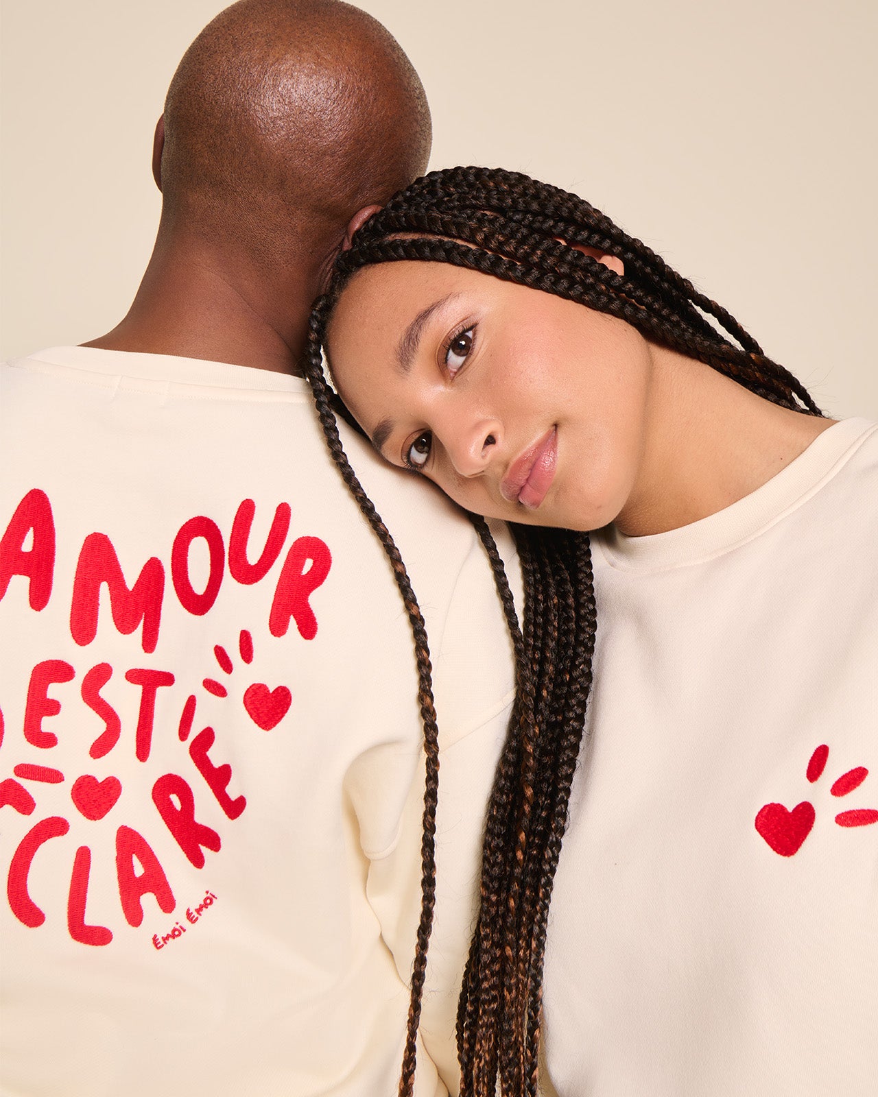 Sweat dos brodé en coton bio, L'AMOUR EST DÉCLARÉ, EMOI EMOI