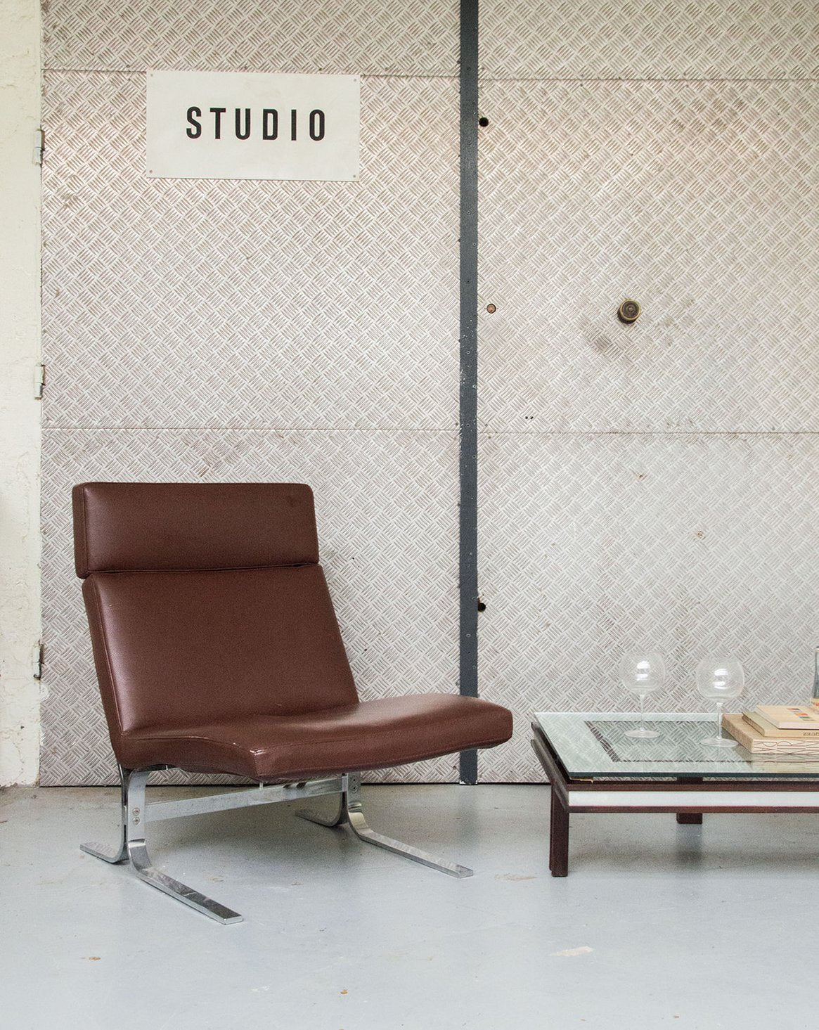 Fauteuil en cuir marron Jakob N°367 - Bon état, DEBONGOUT