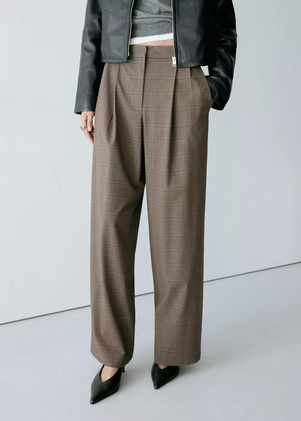 Pantalon à pinces imprimé à carreaux, MANGO
