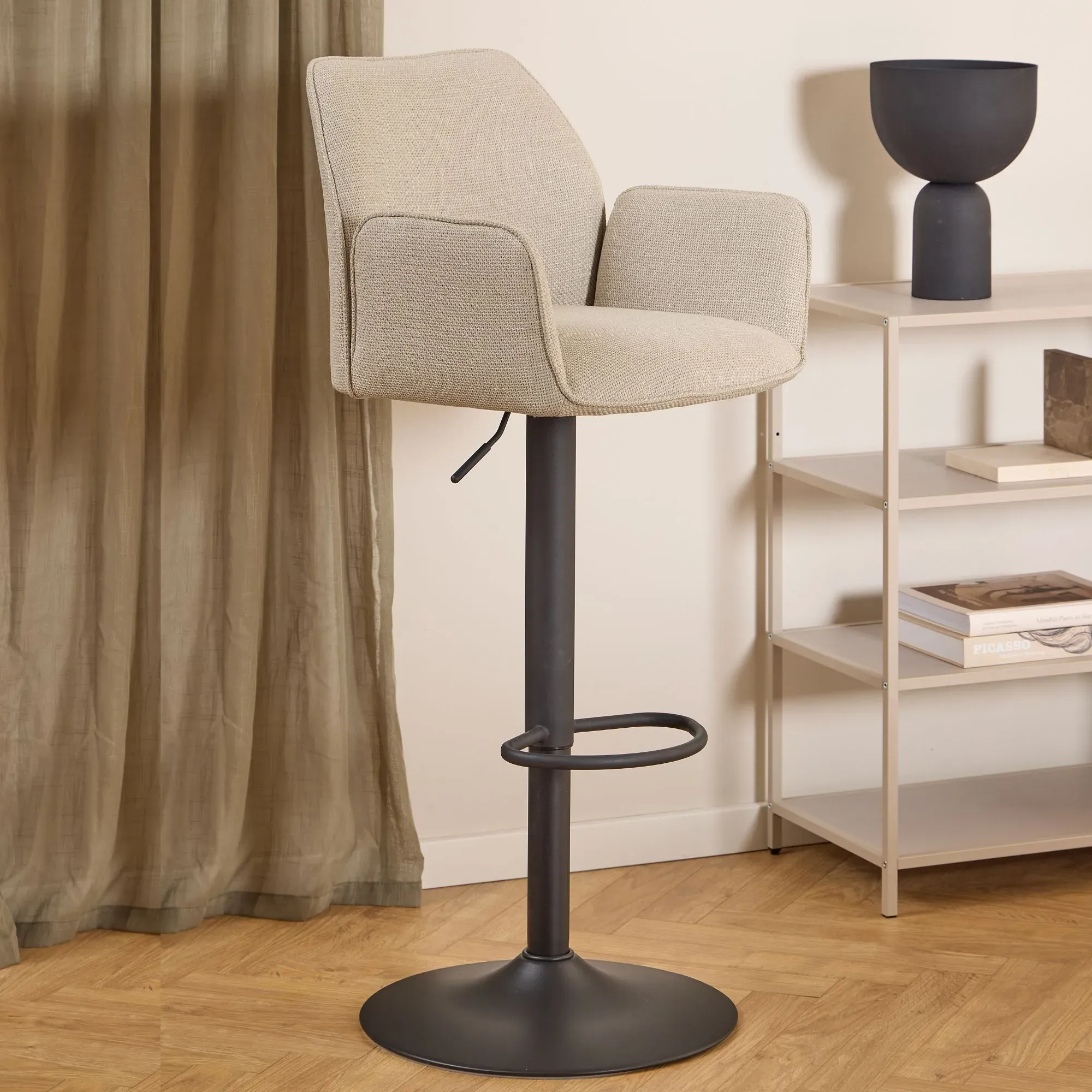 Tabouret de bar pivotant en tissu beige et pied métal - GLENYS, HELLIN, DEPUIS 1862