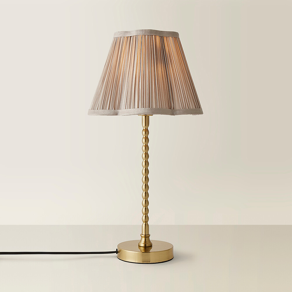 Max Bobble Table Lamp with Faux Silk Scallop Shade, ÉDITÉ