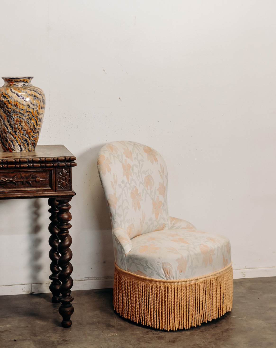 Fauteuil crapaud en jacquard fleuri Ernest N°1609 - Bon état, DEBONGOUT