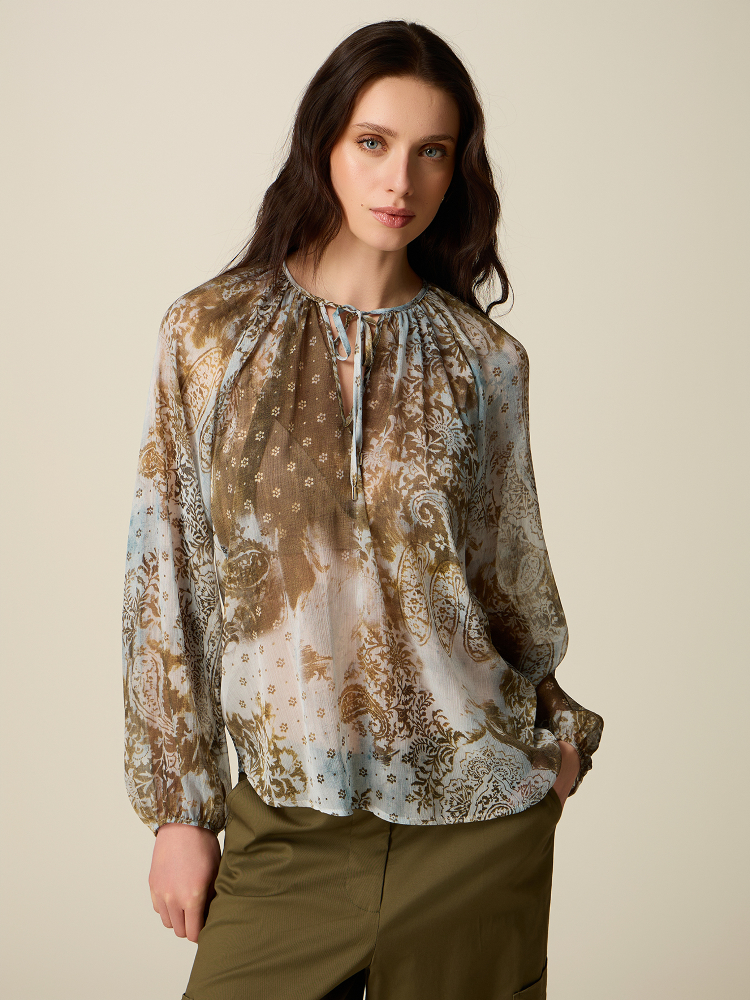 Blouse à motifs avec manches longues, OLTRE