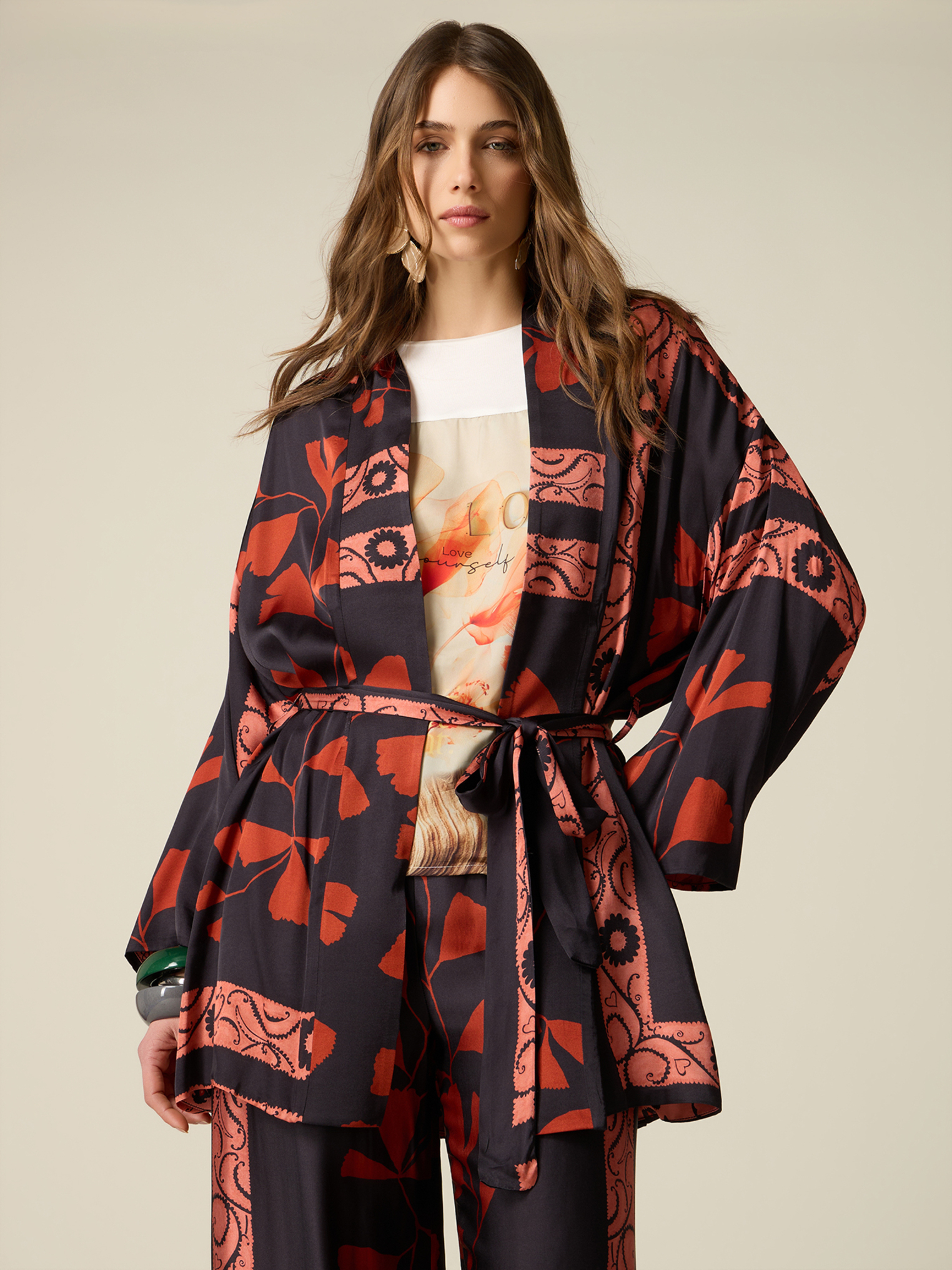 Kimono, OLTRE