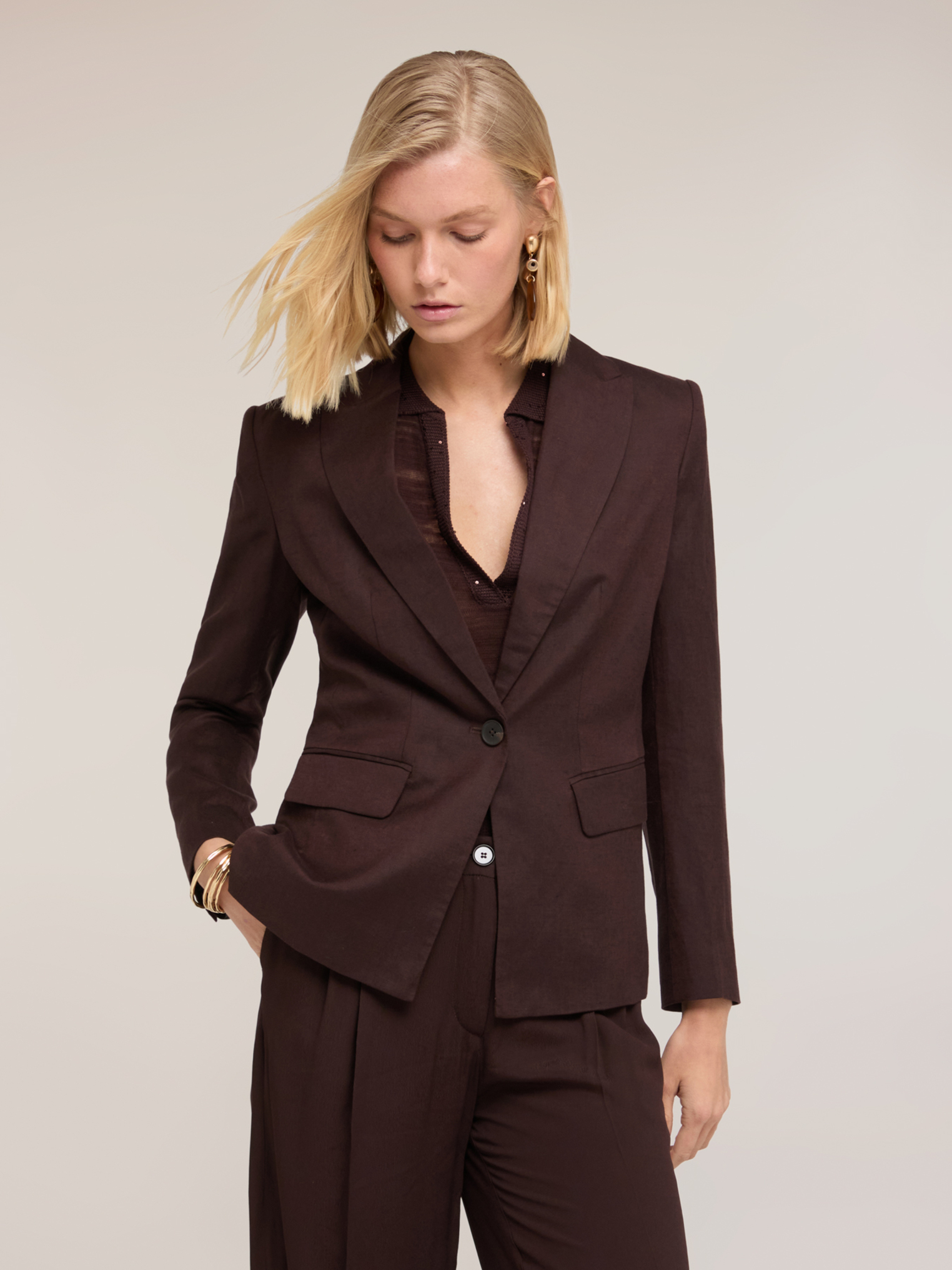 Blazer, MOTIVI