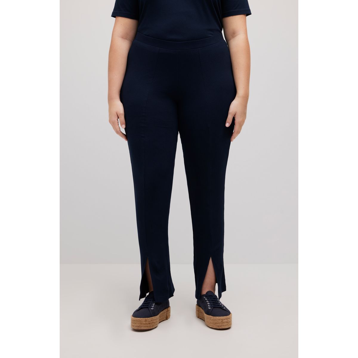 Pantalon noir hotsell fendu en bas