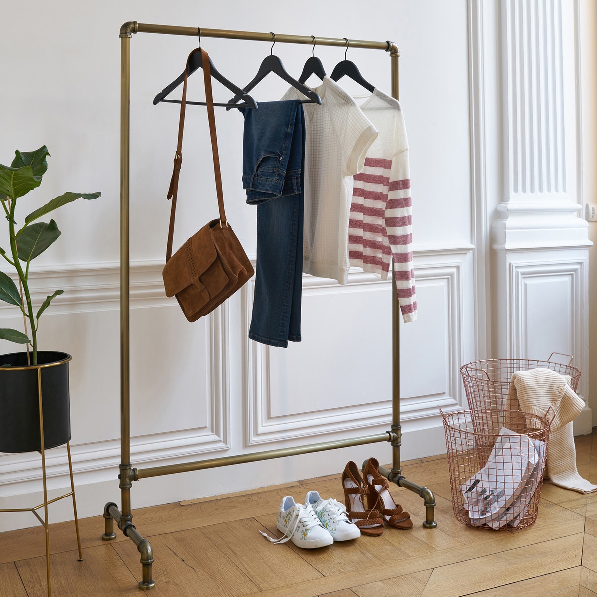 UNIQUE TOP Portant à vêtements avec étagères en bois de style industriel,  tringle à vêtements, dressing -  France