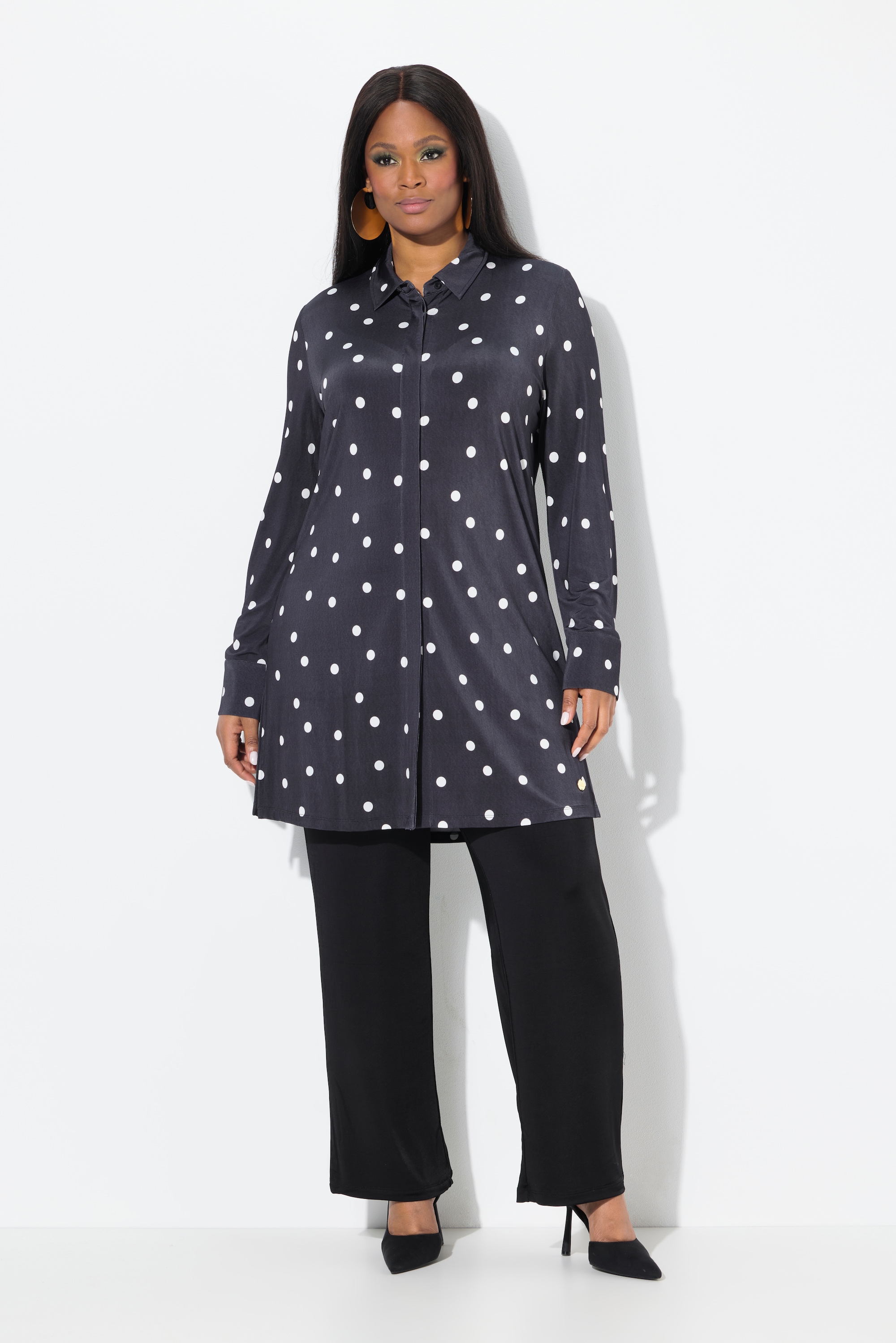 Chemisier long au tombé fluide. Motif pois., ULLA POPKEN
