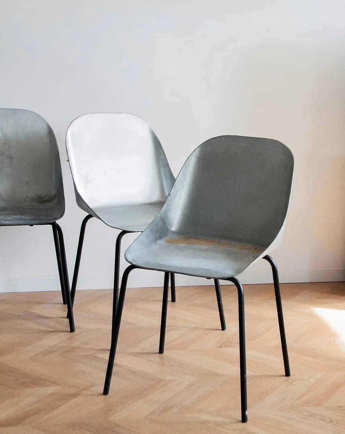 Paire de chaises en métal Alma N°770 - Bon état, DEBONGOUT