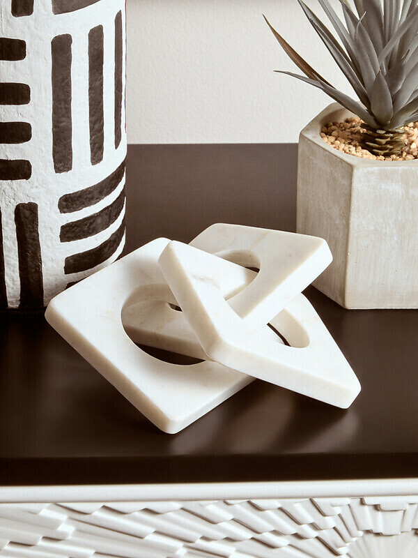 Decor Marble Three Link Square Chain in White, FIFTY FIVE SOUTH