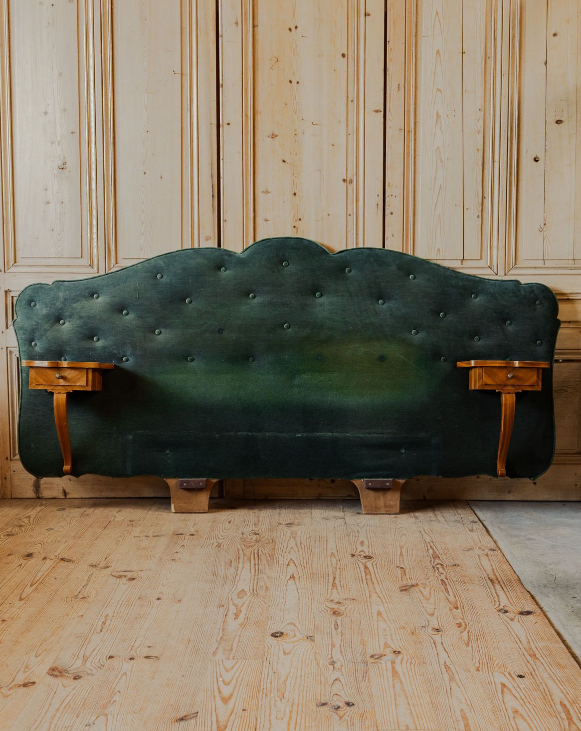 Tête de lit en bois et velours vert sapin Orphée N°30 - Bon état, DEBONGOUT