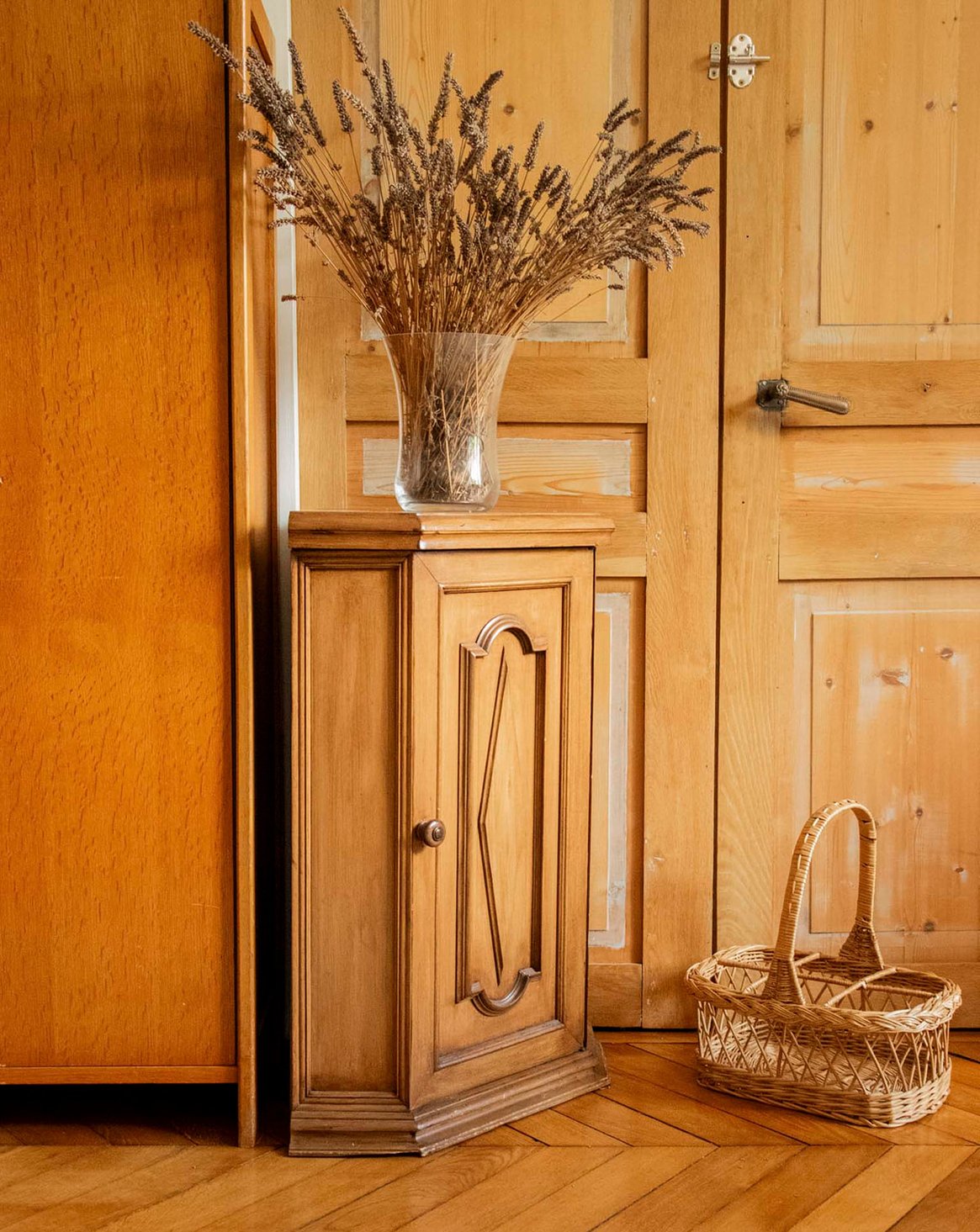 Étagère d'angle en bois massif Gaëlle N°1458 - Bon état, DEBONGOUT