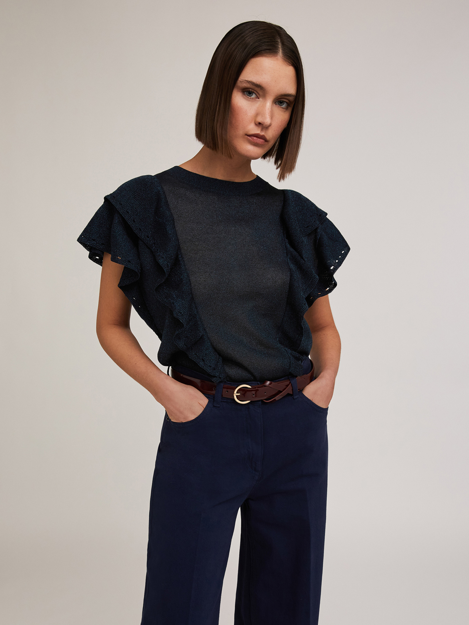 Chemise à volants, MOTIVI