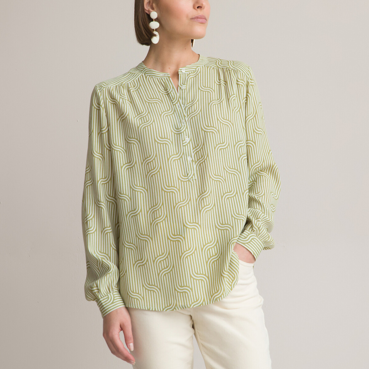 Graphic Print Blouse with Crew Neck and Long Sleeves