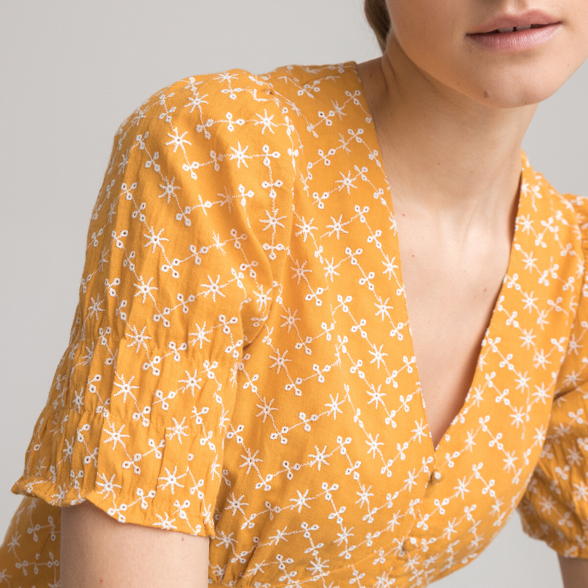 Embroidered cotton v-neck shirt with 