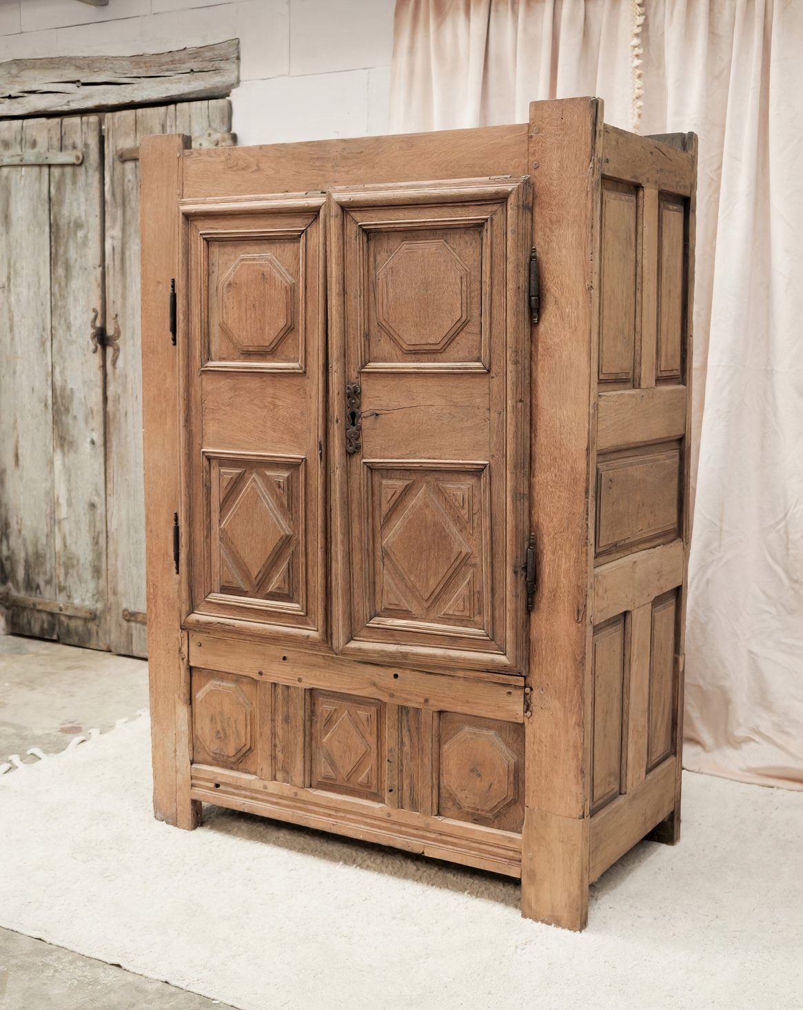 Grande armoire à revisiter Blandine N°519 - Bon état, DEBONGOUT