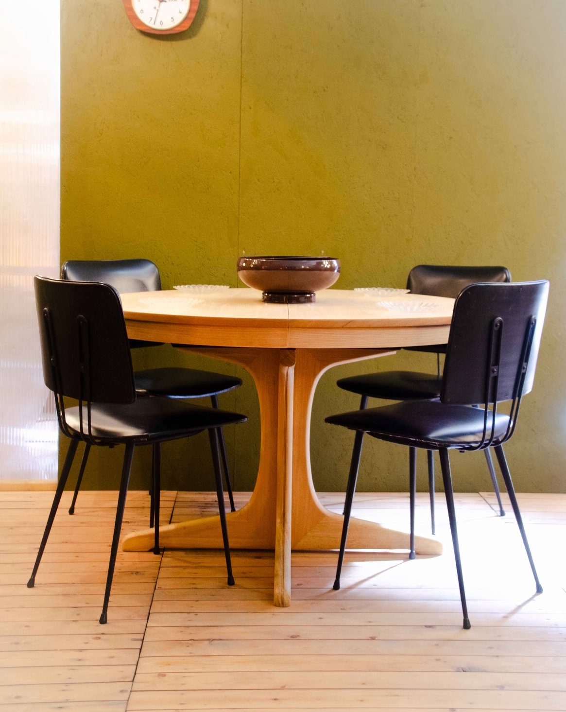 Table à manger en frêne Karla N°1256 - Bon état, DEBONGOUT