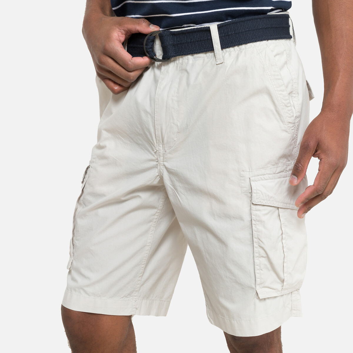 white levi cargo shorts