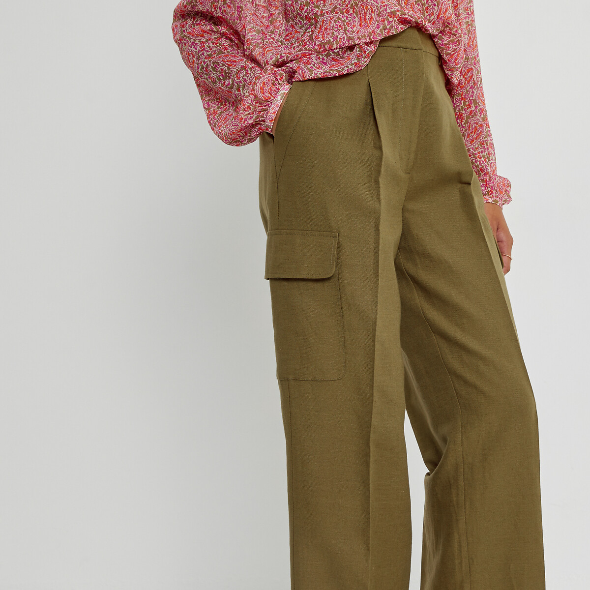 Wide Leg Trousers in Cotton/Linen with Utility Pockets, Length 30"