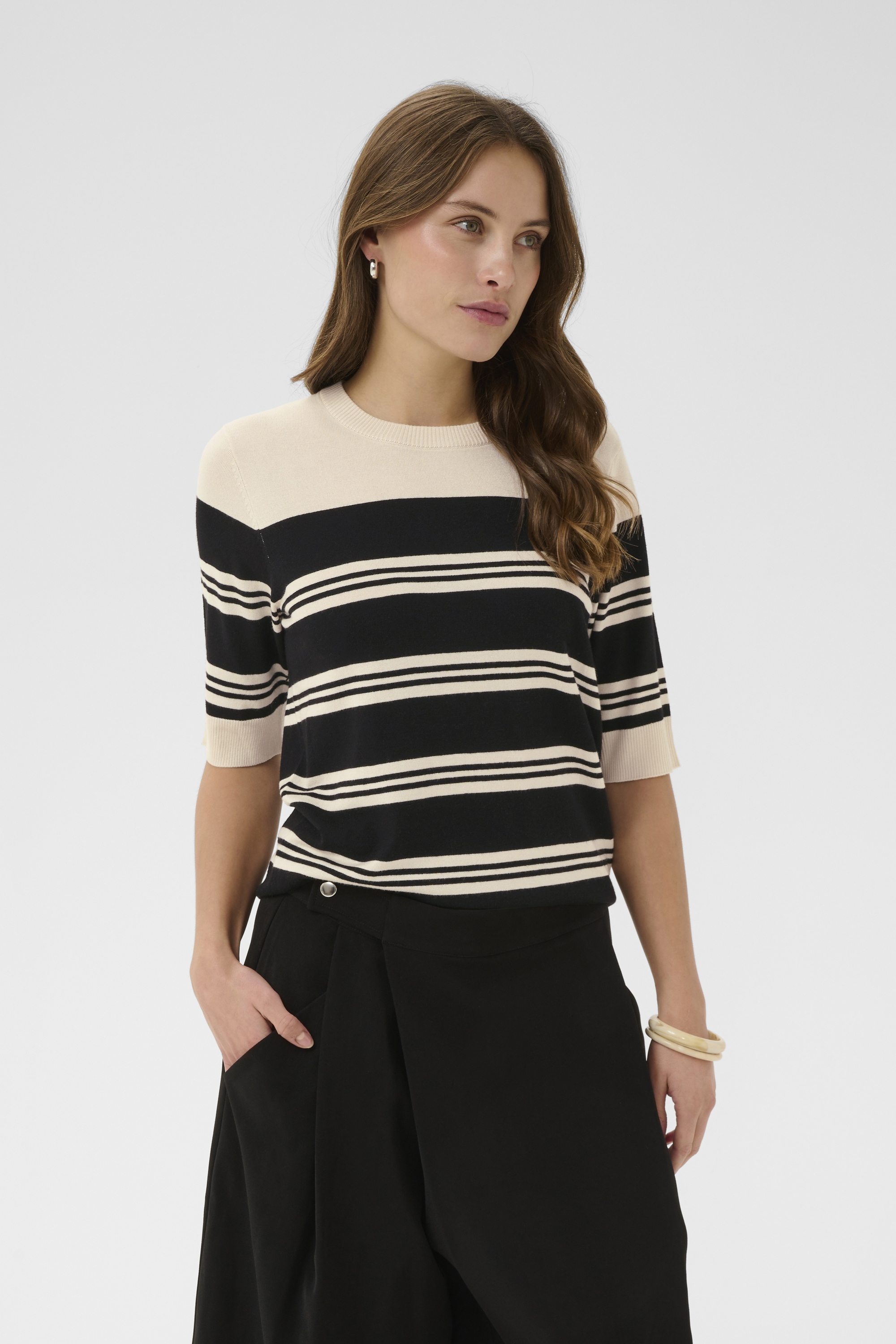 Pullover tricoté, CULTURE