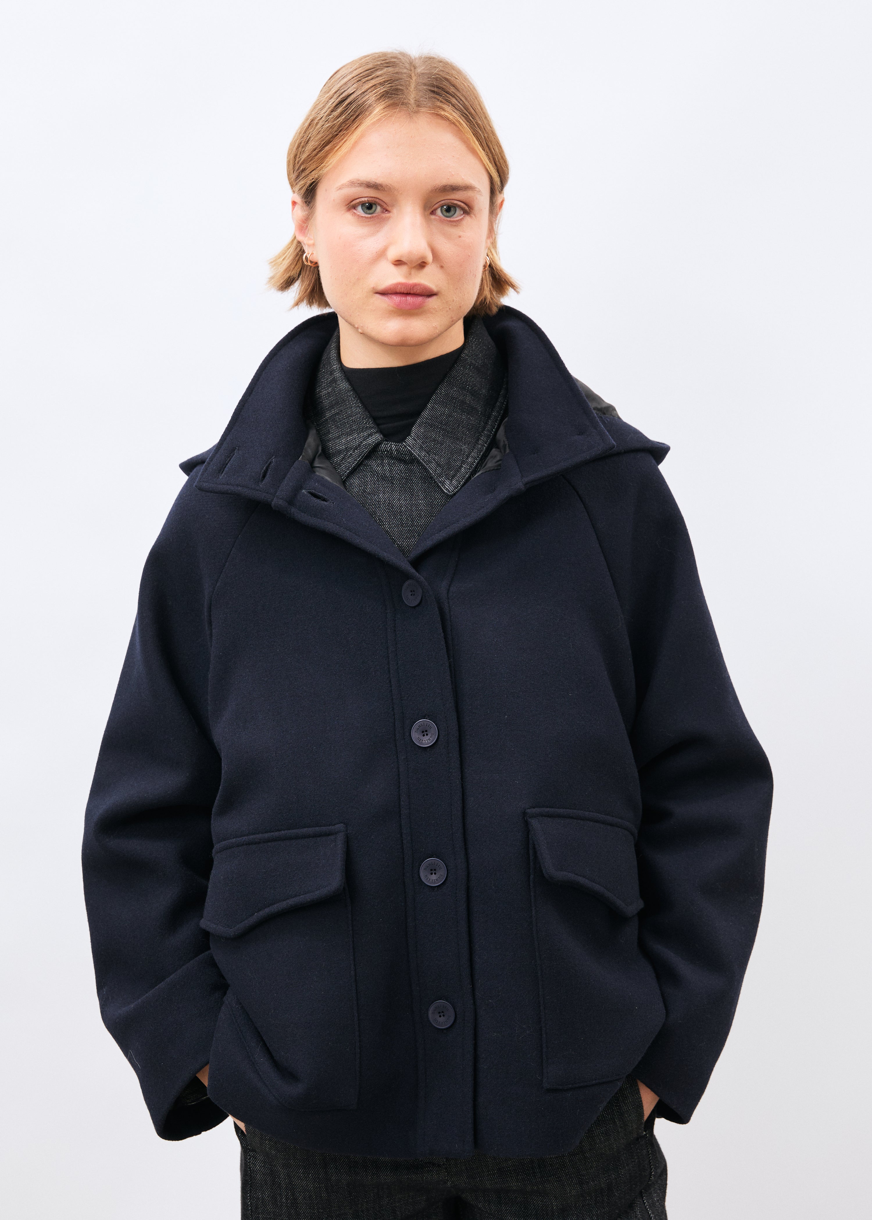 Manteau court oversize col montant, HUMILITY