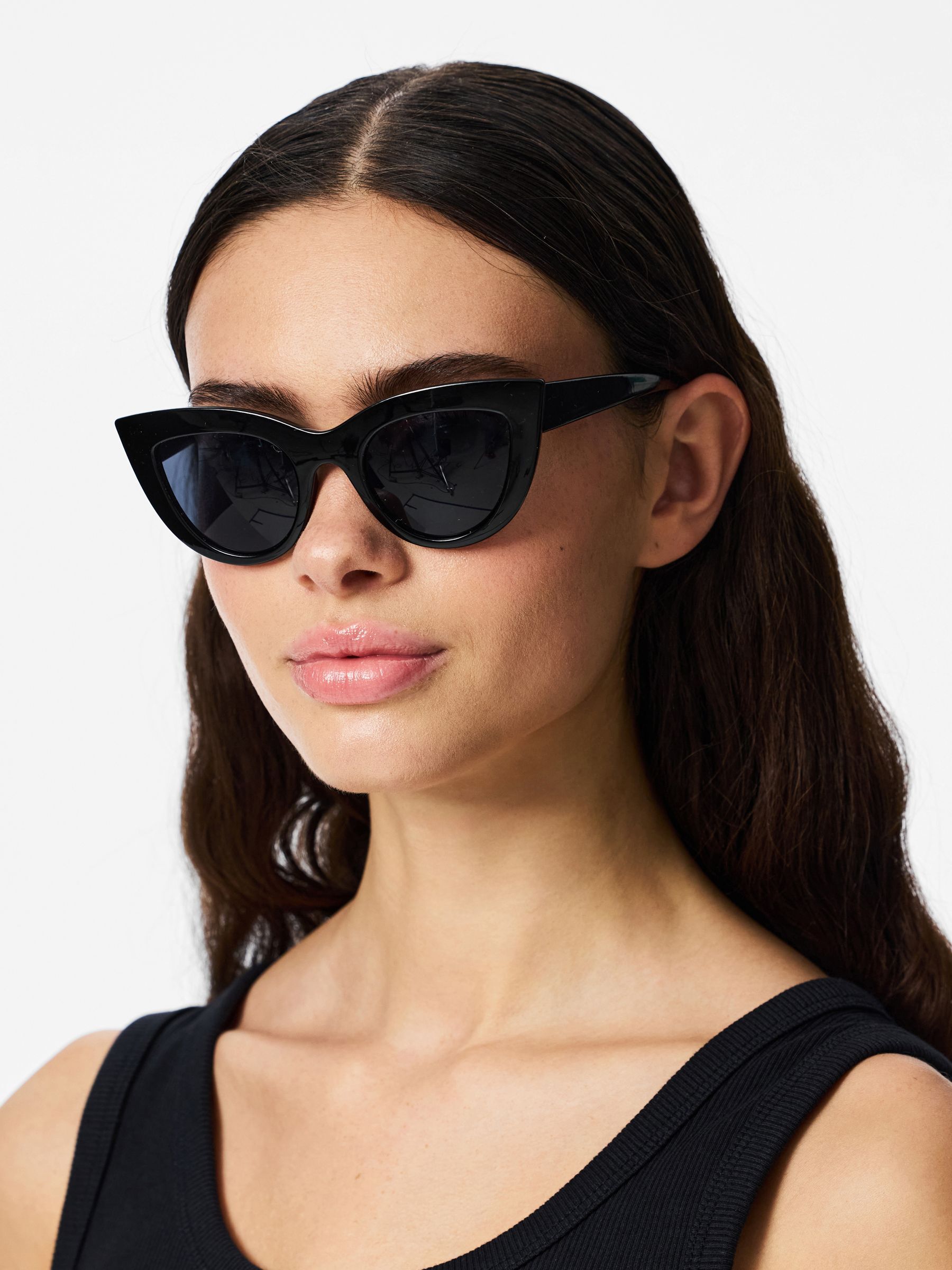Lunettes De Soleil, PIECES