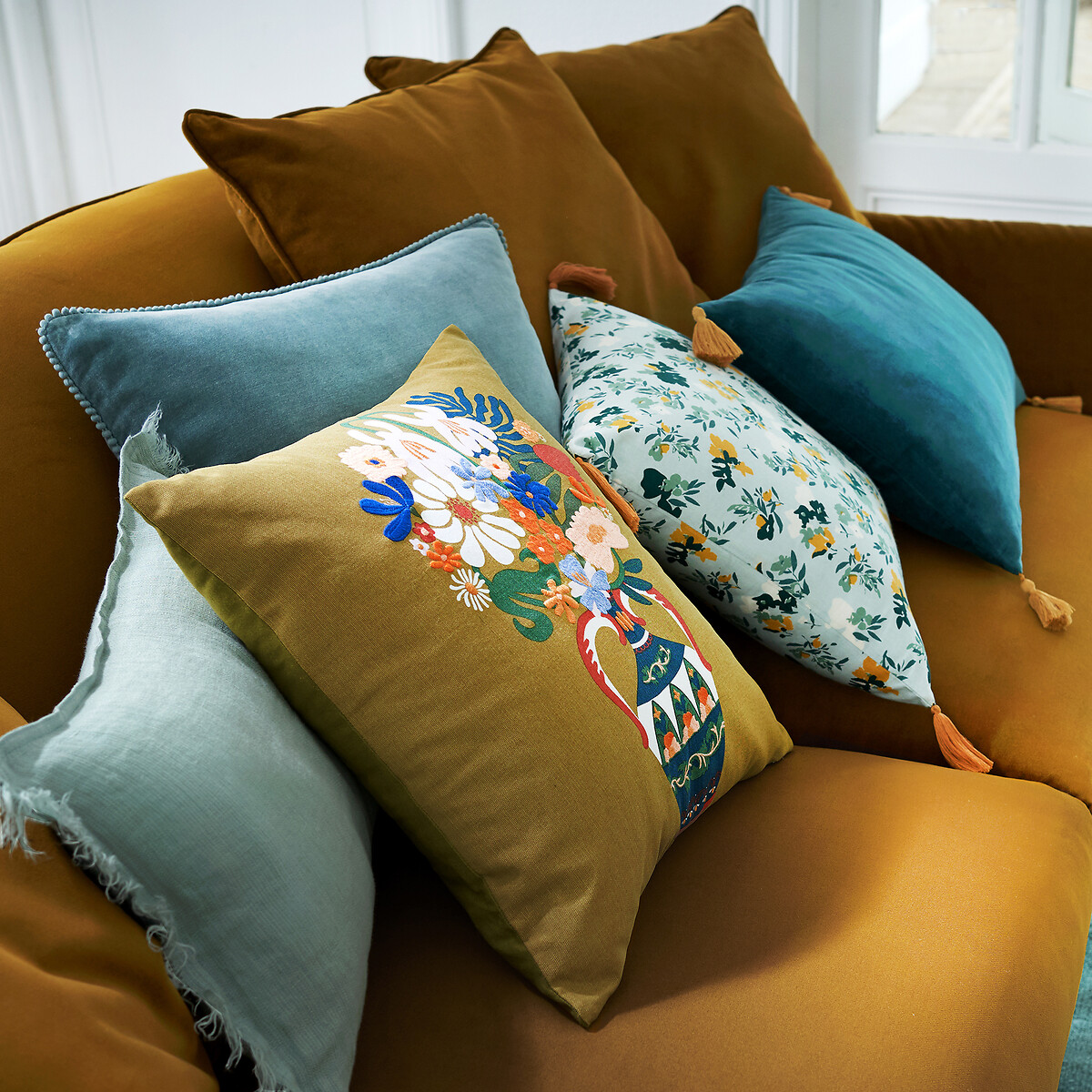 Lounge Party Décor Sofa Cafes Raftaar® Velvet Cushion Covers for Bedroom 