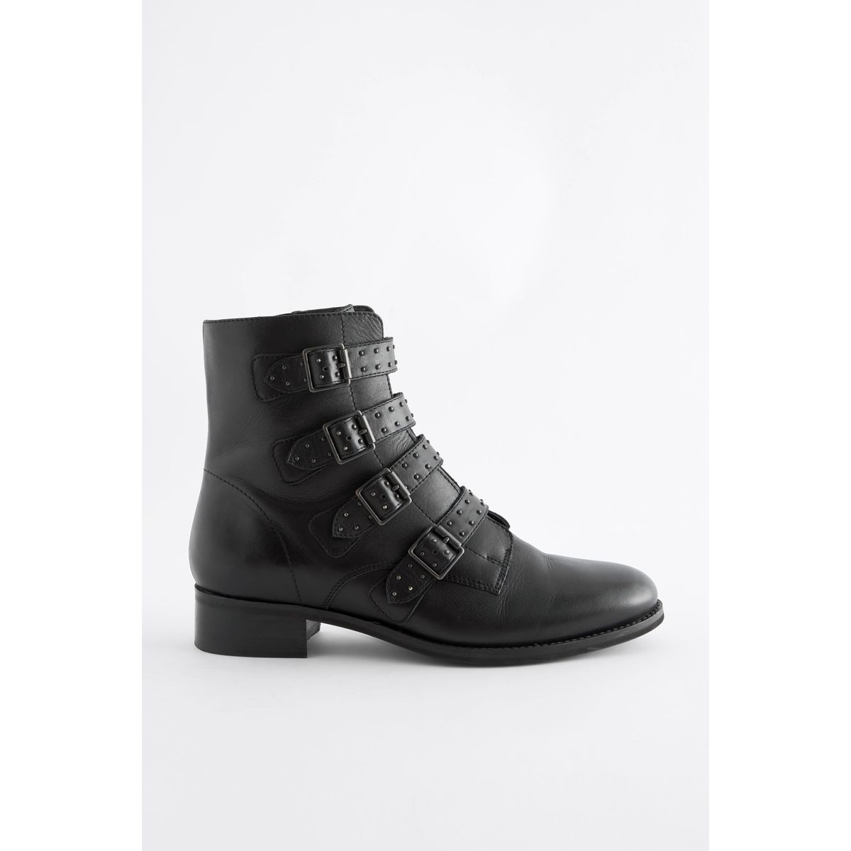 Bottines cuir outlet noir cloutées