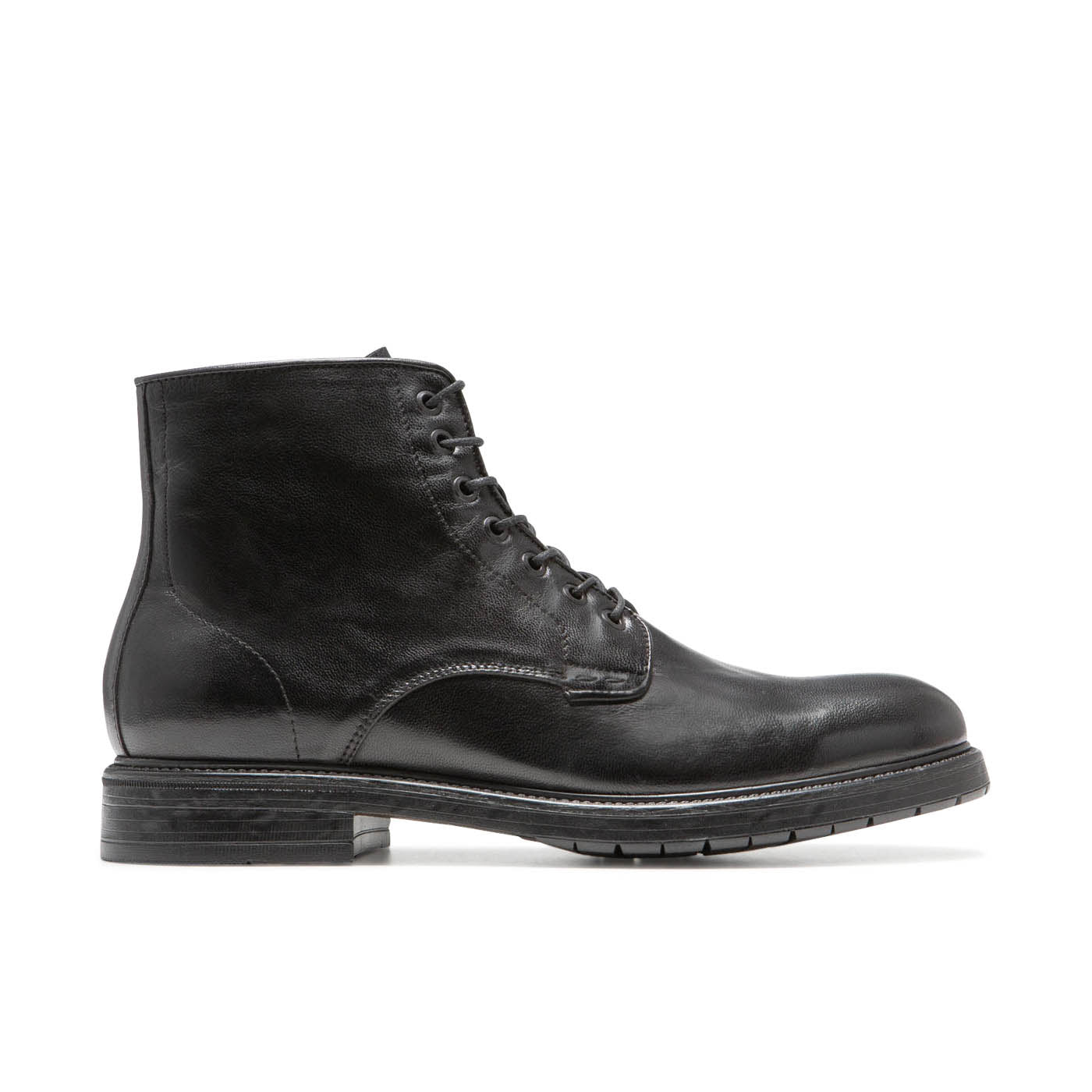SNAKE D NOIR, KOST