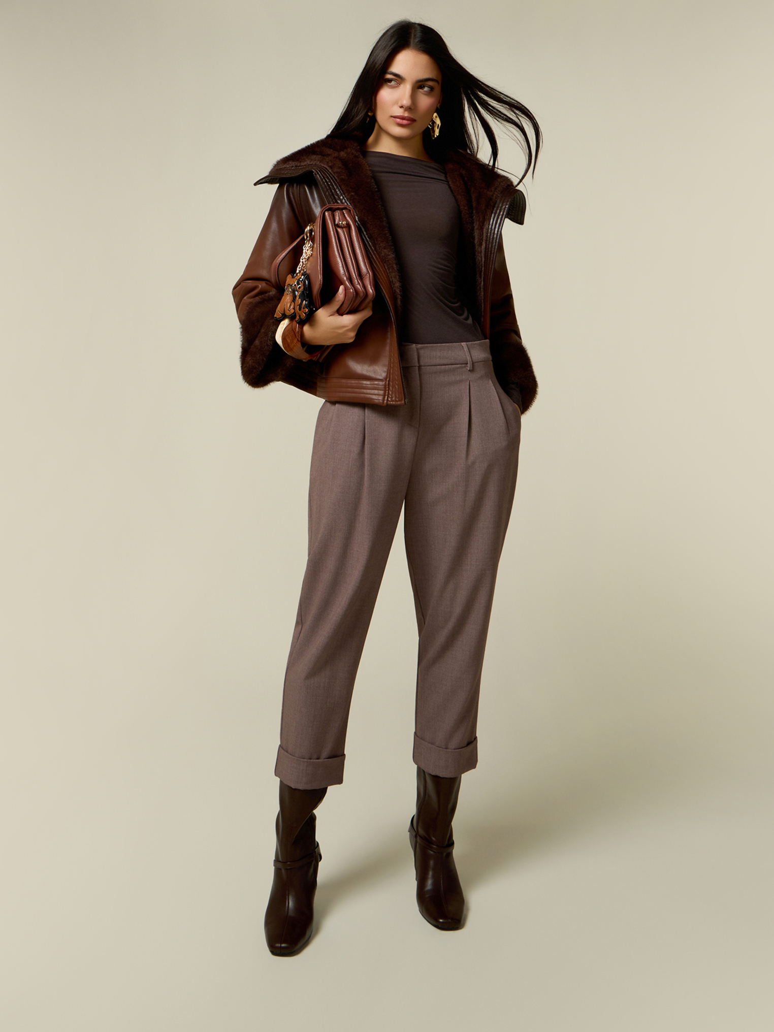 Pantalon court à pinces, OLTRE