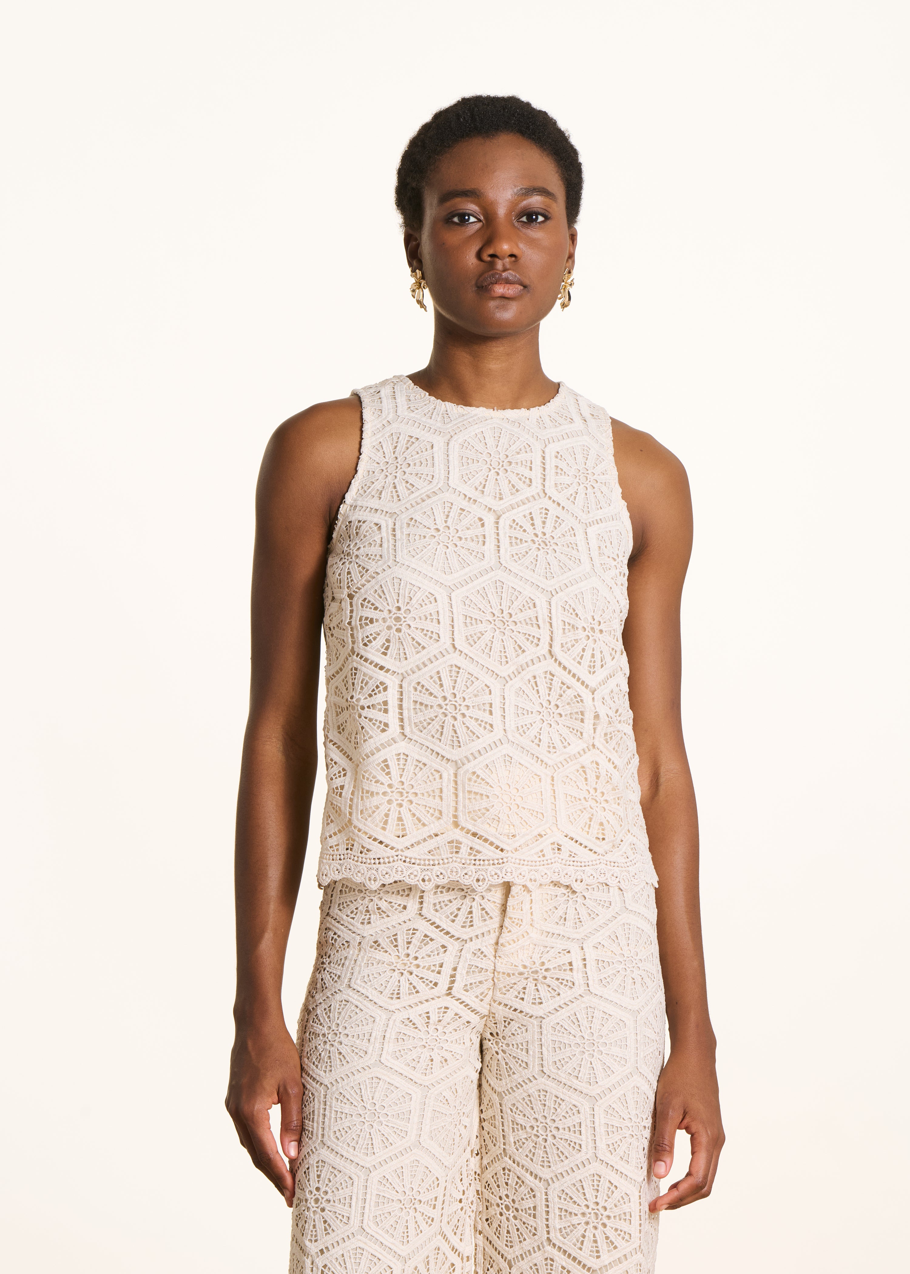 Top en dentelle sans manches, LA FEE MARABOUTEE